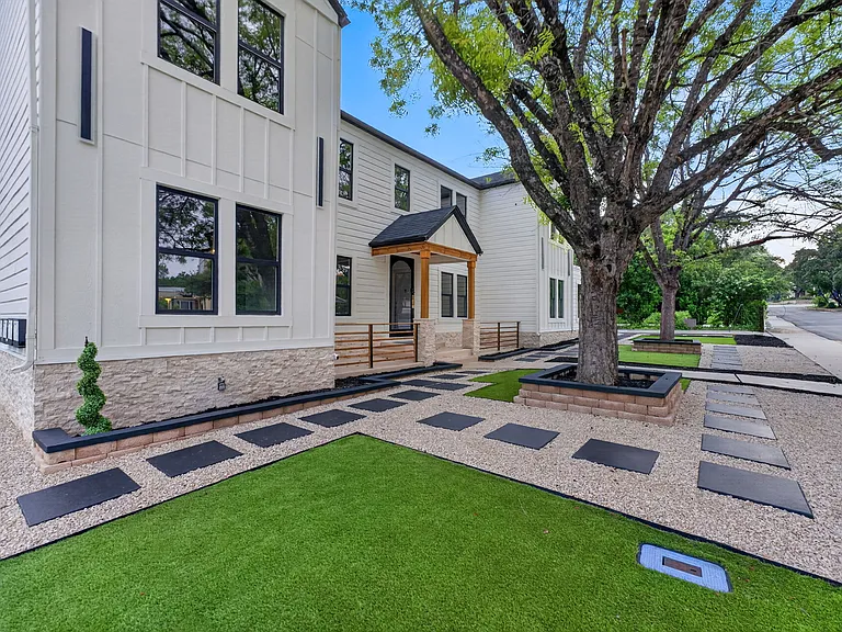 1301 Townsend Ave #3 — Photo 3