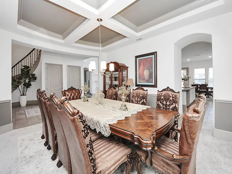 1911 Sapphire Pines Ln — Photo 10