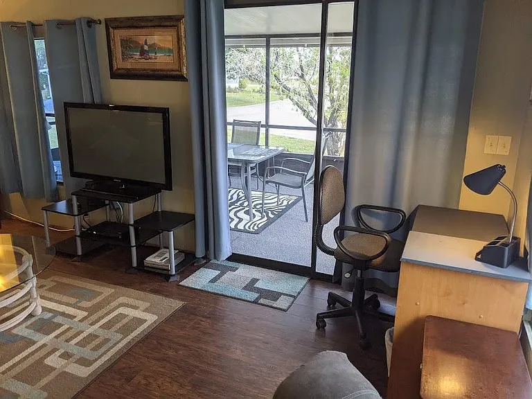 10011 Merion Ct — Photo 12