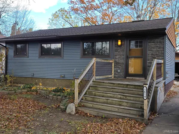 1614 Wilkinson Ave, Marquette, MI 49855
