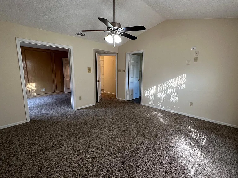 4108 Norcross Dr — Photo 33