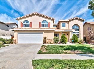 1113 Apple Blossom Ln, Corona, CA 92881