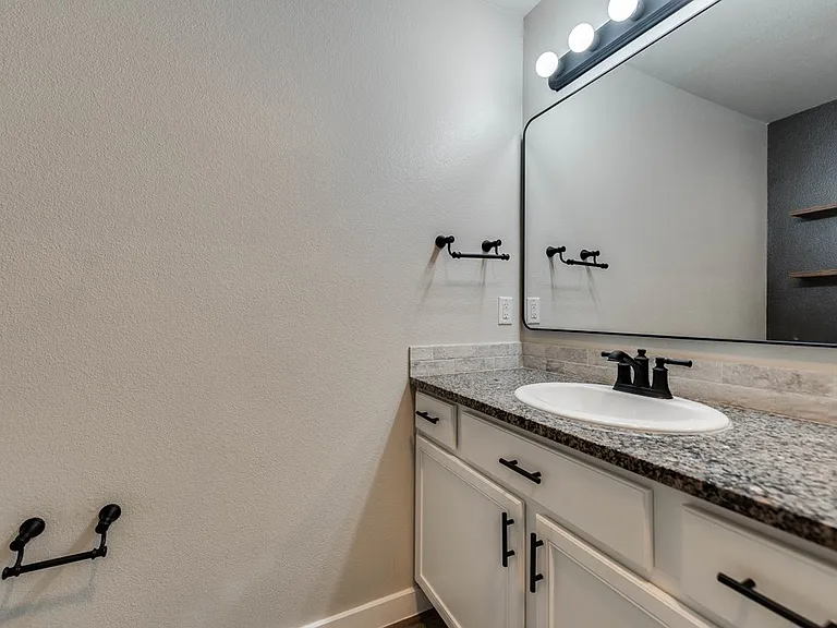 6714 Lonesome Dove Ln — Photo 20