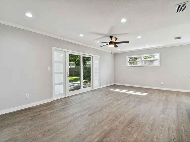 535 W Palmeden Dr — Photo 12