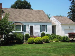24 Forest St, Franklin, MA 02038