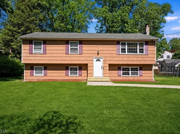 12 River Rd, Jefferson Twp., NJ 07438