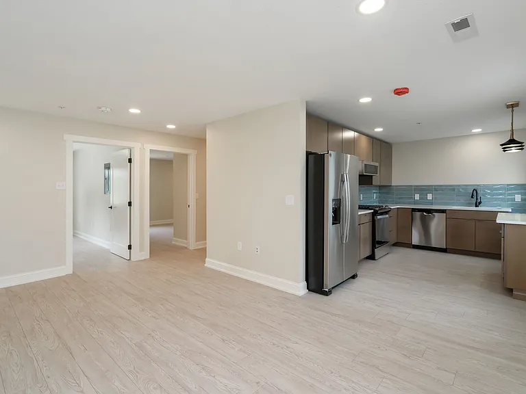 100 E Tennessee Ave #101 — Photo 11