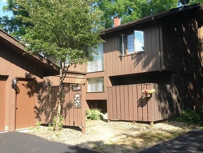 1st image of 415-82 Bramble Ln