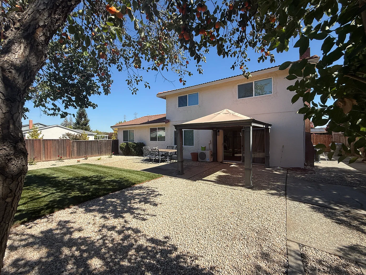 3 bed, 2.5 bath, 1950 sqft, $5,500 — Photo 4