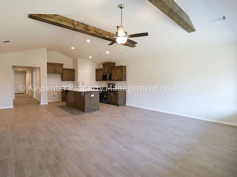 4500 W Winston St — Photo 20