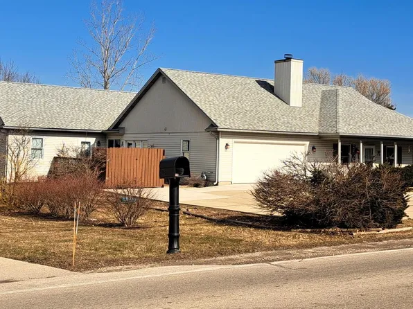 1110 West Oakwood ROAD, Oak Creek, WI 53154