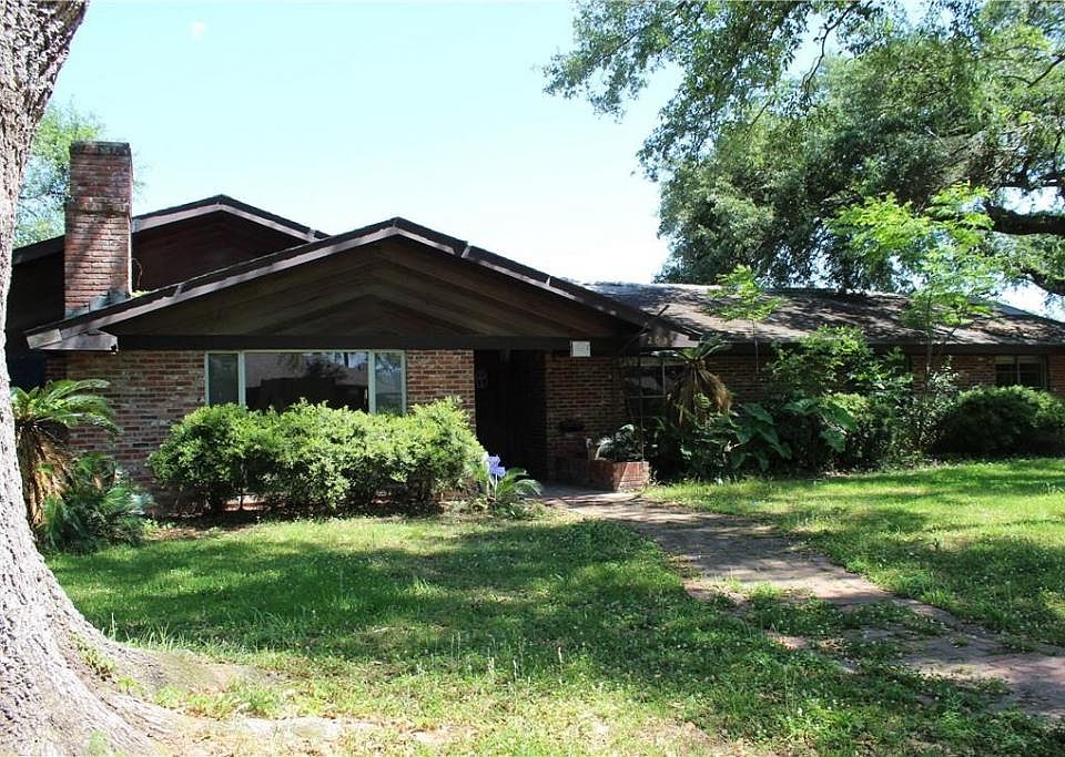 1st image of 2035 23rd St