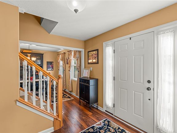 3rd image of 1007 Greenfield Dr