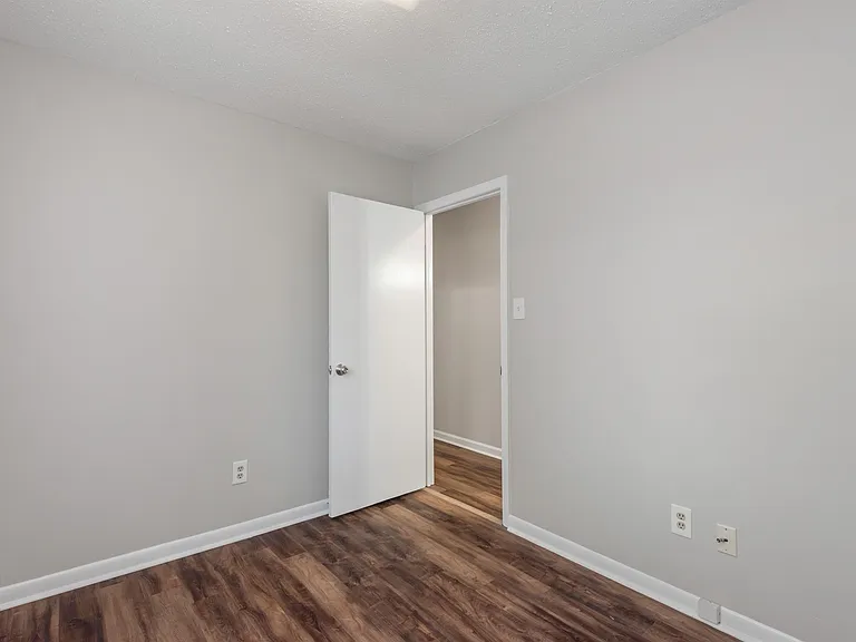 5126 Middle Ridge Ln — Photo 12