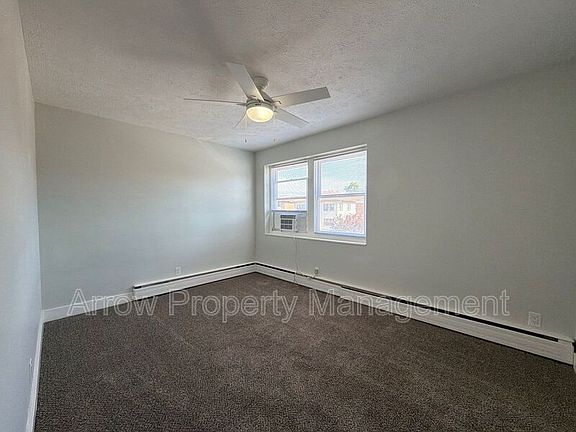 5th image of 1037 G St Unit 1