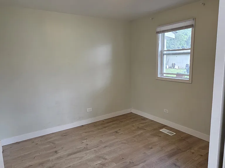 N1355 Thistle Dr — Photo 16