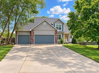 3920 SW Brian Ln, Lees Summit, MO 64082