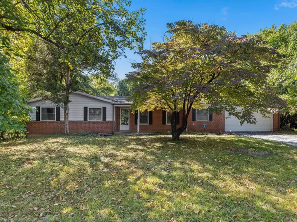 9662 Mesa Dr, Saint Louis, MO 63132