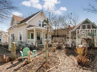 2956 Oakland Rd NE, Cedar Rapids, IA 52402