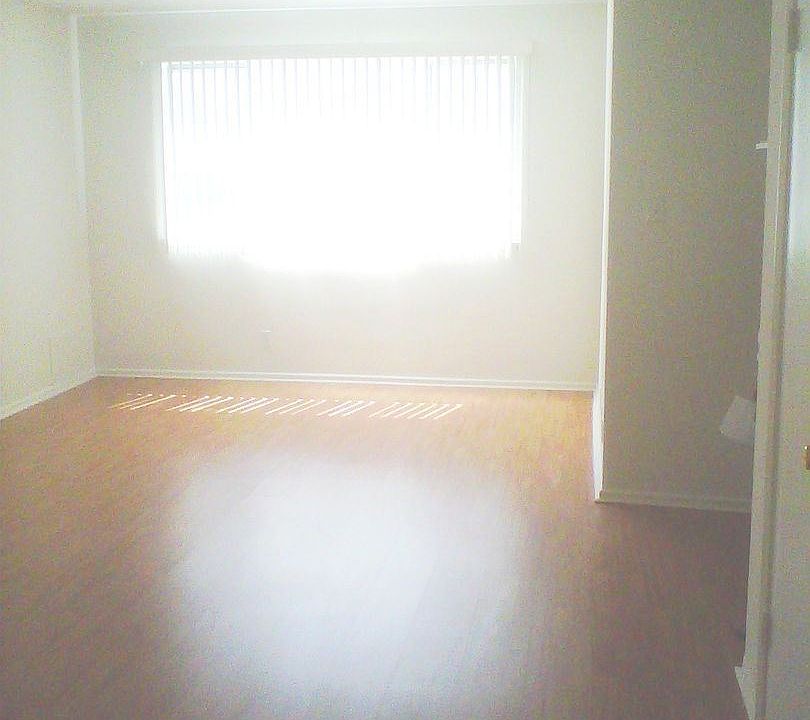 2nd image of 136 S Westlake Ave #2