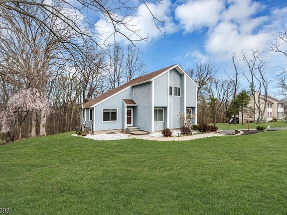 2nd image of 40 Blossom Rd