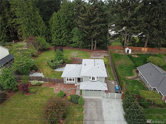 4th image of 12010 209th Avenue Ct E
