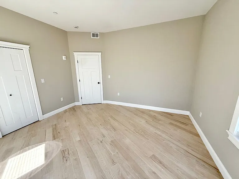 2 Beach Rd — Photo 12
