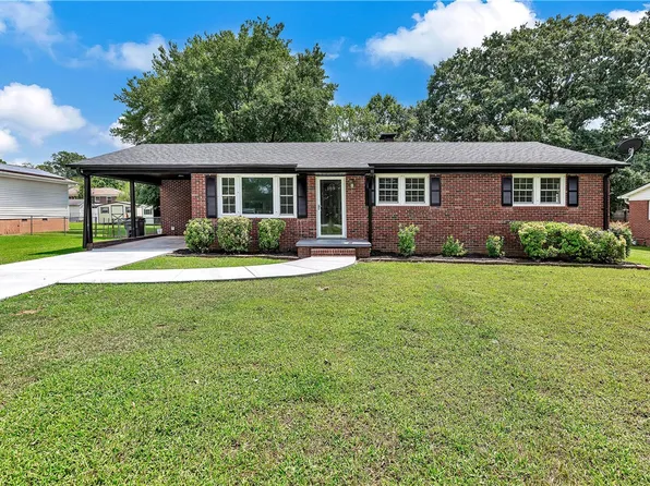 109 Avery St, Greenville, SC 29617