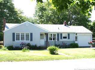 5 Maynard Cir, Old Saybrook, CT 06475