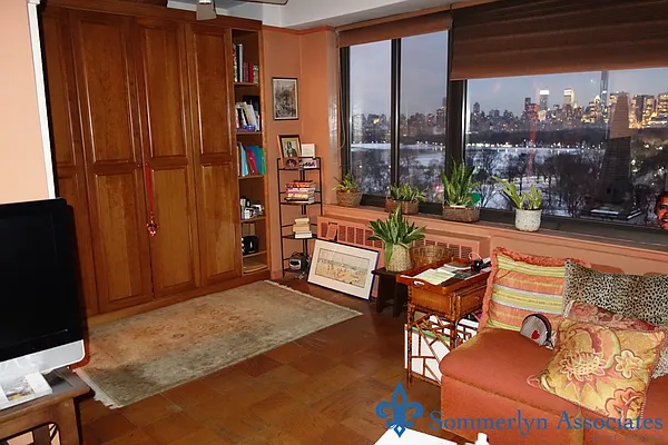 Rented by Sommerlyn Associates | media 23