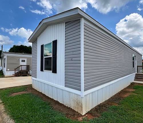 3rd image of 92 Teasley Ln