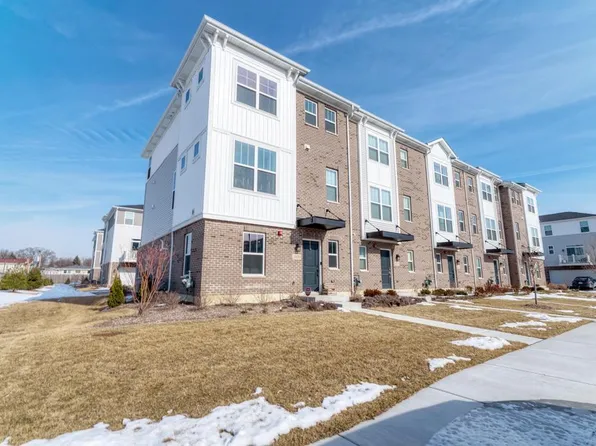 1030 Bogart St, Des Plaines, IL 60018