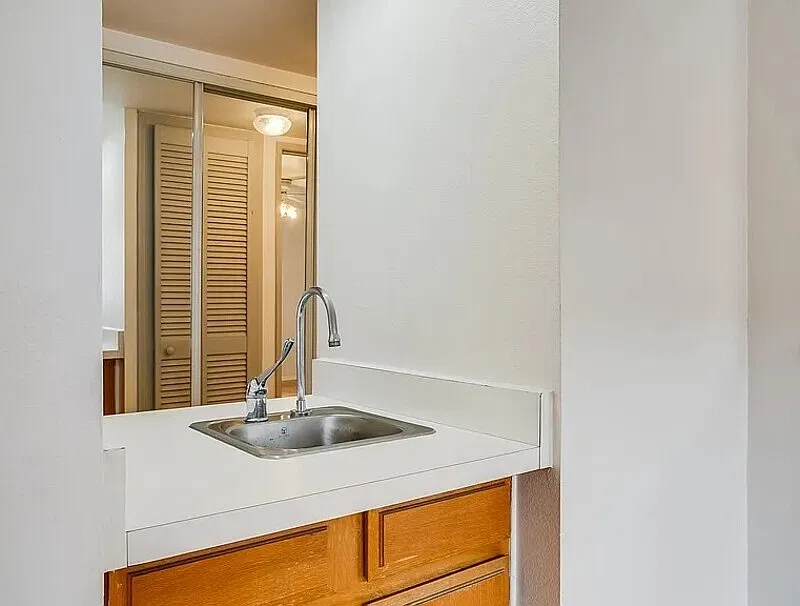 1 bed, 1.0 bath, 613 sqft, $1,562 — Photo 3