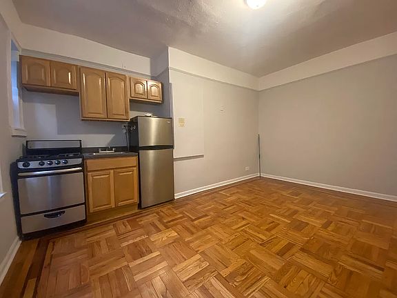 3rd image of 43-18 39th Pl #22