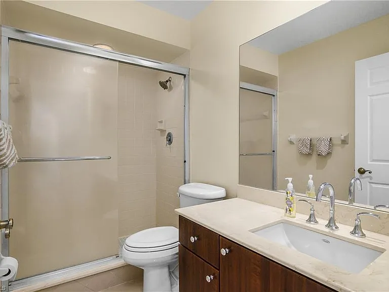 701 Augusta Blvd #8 — Photo 20