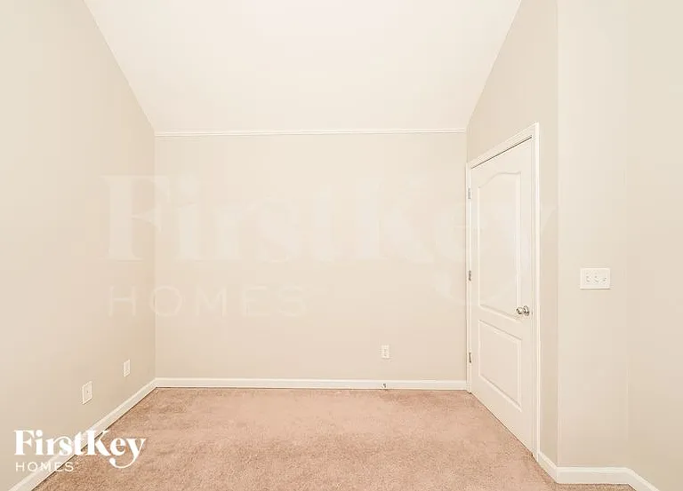138 Village Dr — Photo 11