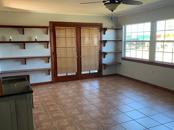 4th image of 16100 Resingron Dr
