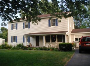 136 Glen Iris Dr, Rochester, NY 14623