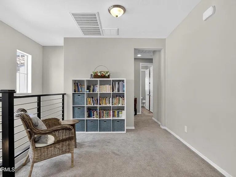 2419 W Gloria Ln — Photo 29
