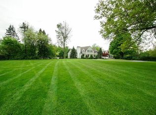 15075 Russell Rd, Chagrin Falls, OH 44022