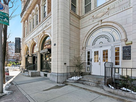 4th image of 132 Temple St #203