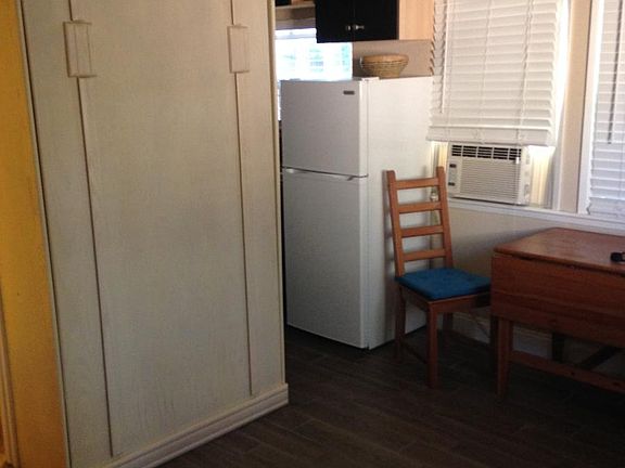 2nd image of 250 Emerson St #Cottage