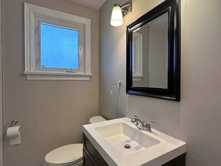 190 Highland Ave — Photo 11