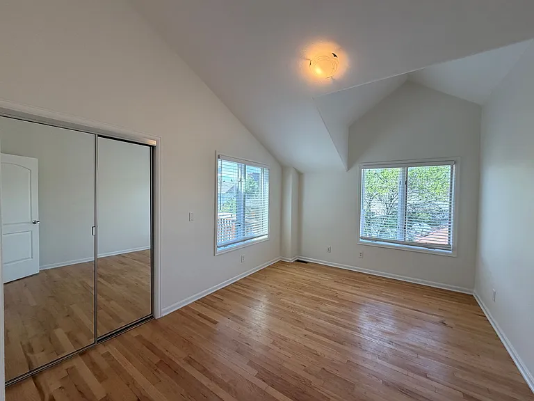 225 S Monroe St — Photo 19