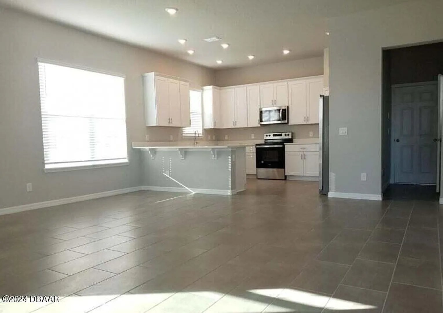 Like new energy-efficient home 3 bedroom/ 2.5 baths. — Photo 2