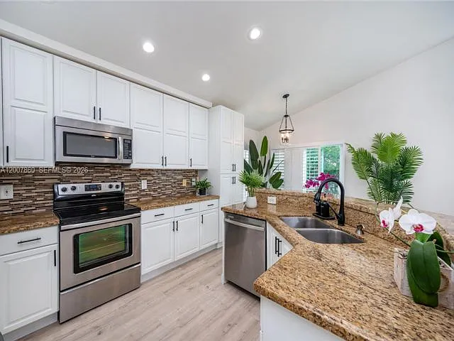 1381 NW 144th Ave — Photo 13