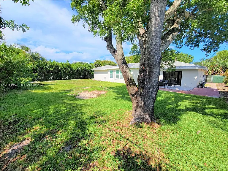 735 Tradewind Dr — Photo 17