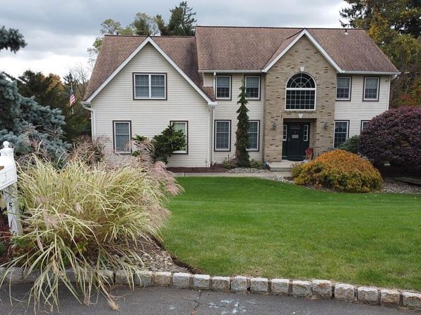 5 Dundee Court, Spring Valley, NY 10977