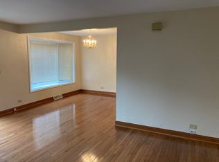 512 Jill Ln, Bolingbrook, IL 60440
