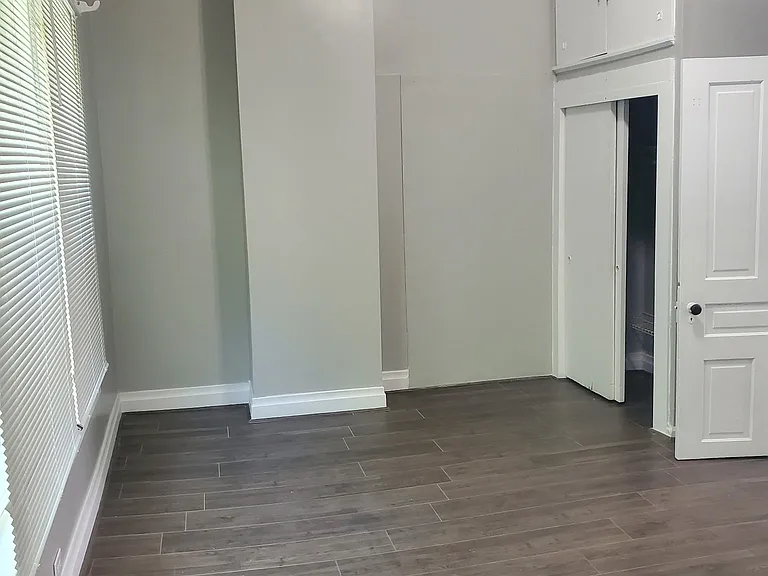 803 Woodlawn St — Photo 2